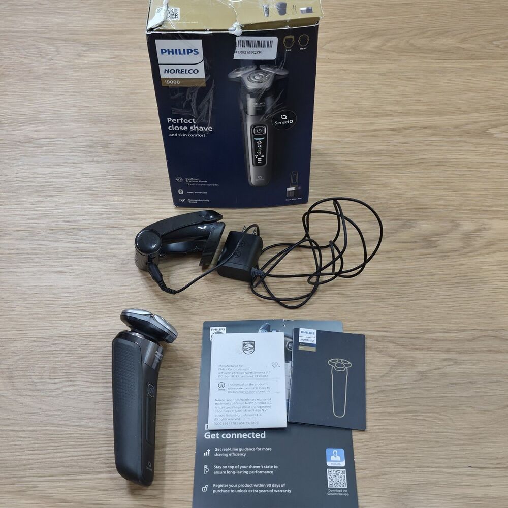 Philips Norelco i9000 Prestige Ultra Electric Shaver XP9402/86